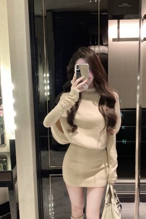 French-Style Long Sleeve Knitted Dress for Women, Waist-Cinching Bodycon Sweater Dress, Spring Fashion, Chic and Elegant Design