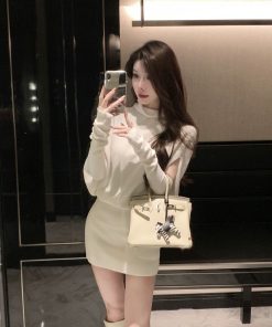 French-Style Long Sleeve Knitted Dress for Women, Waist-Cinching Bodycon Sweater Dress, Spring Fashion, Chic and Elegant Design