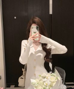 French-Style Long Sleeve V-Neck Knitted Dress for Women, Waist-Cinching Elegant Design, Short Skirt for Autumn and Winter Fashion