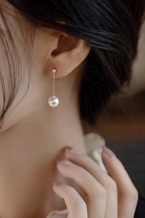 French-Style Long Tassel Pearl Earrings - Niche High-End Stud Accessories for 2025 Fashion Trends