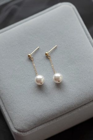 French-Style Long Tassel Pearl Earrings - Niche High-End Stud Accessories for 2025 Fashion Trends