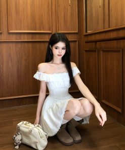 French-Style One-Shoulder White Dress for Women, Lace Splicing, Waist-Cinching Design, Summer Short Skirt, Chic & Trendy