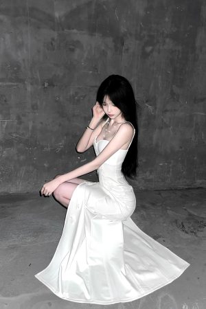 French-Style Pure Desire White Floral Split Strap Dress for Women - Elegant Summer Long Skirt in Trendy Design