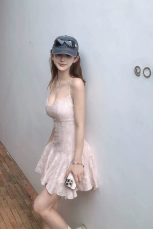 French-Style Sexy Black Spaghetti Strap Dress for Women â€“ Fitted Waist, Slim Short Skirt, Perfect for Summer Fashion