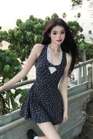 French-Style Sleeveless Floral Dress with Lace Splicing and Cinched Waist - Summer Two-Piece Look for Women