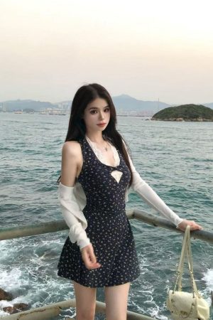 French-Style Sleeveless Floral Dress with Lace Splicing and Cinched Waist - Summer Two-Piece Look for Women