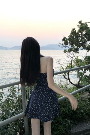 French-Style Sleeveless Floral Dress with Lace Splicing and Cinched Waist - Summer Two-Piece Look for Women