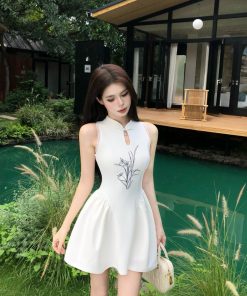 French-Style Sleeveless Halter Dress for Women - Black Waist-Cinching Short Skirt, Chinese National Design, Perfect for Summer