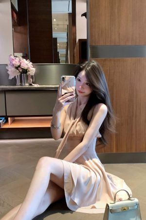 French-Style Sleeveless Tie Dress for Women with Fitted Waist and Elegant Short Skirt - New Summer Fashion