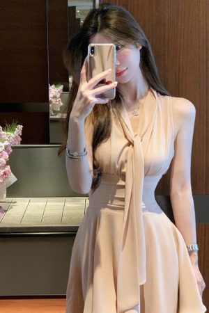 French-Style Sleeveless Tie Dress for Women with Fitted Waist and Elegant Short Skirt - New Summer Fashion