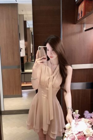 French-Style Sleeveless Tie Dress for Women with Fitted Waist and Elegant Short Skirt - New Summer Fashion