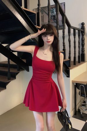 French-Style Spaghetti Strap Dress for Women, Waist-Cinching A-Line Skirt, Elegant Summer 2025 Fashion for Petite Girls