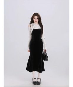 French-Style Spaghetti Strap Off-Shoulder Dress with Fishtail Skirt and Waist Design - Sexy Spring Fashion for Women