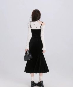 French-Style Spaghetti Strap Off-Shoulder Dress with Fishtail Skirt and Waist Design - Sexy Spring Fashion for Women