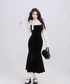 French-Style Spaghetti Strap Off-Shoulder Dress with Fishtail Skirt and Waist Design - Sexy Spring Fashion for Women