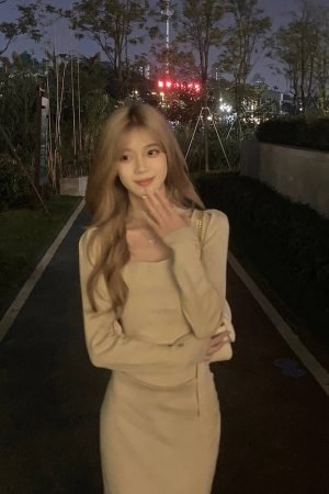 French-Style Square-Neck Long Sleeve Dress for Women, Waist-Cinching Mid-Length Layering Dress for Early Spring Fashion
