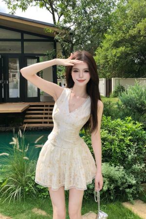 French-Style Sweet Two-Piece Dress Set for Women - Sleeveless Top & Short Skirt, Perfect for Summer Fashion