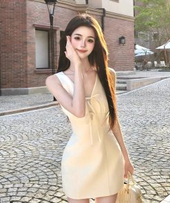 French-Style V-Neck Sleeveless Dress for Women - Slim Fit Short Skirt Summer Fashion