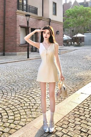 French-Style V-Neck Sleeveless Dress for Women - Slim Fit Short Skirt Summer Fashion