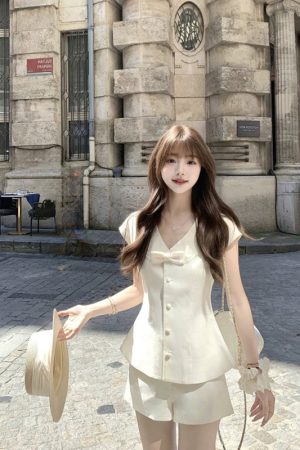 French-Style Waist-Cinching V-Neck Bow Short Sleeve Top and Shorts Set - Women's Summer Niche Design with Elegant Temperament