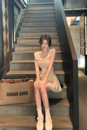 French-Style White Dress for Women, Fitted Waist, Sleeveless Short Skirt, Sweet Vacation Look, Summer Fashion