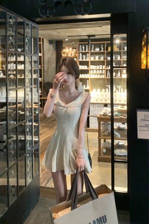 French-Style White Dress for Women, Fitted Waist, Sleeveless Short Skirt, Sweet Vacation Look, Summer Fashion
