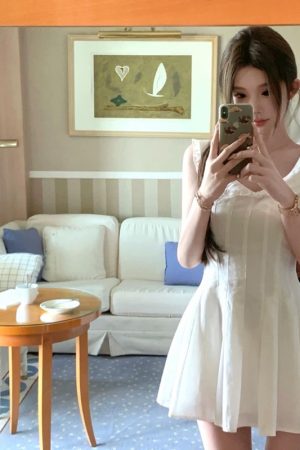 French-Style White Dress for Women, Fitted Waist, Sleeveless Short Skirt, Sweet Vacation Look, Summer Fashion