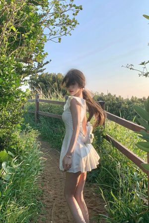 French-Style White Dress for Women, Fitted Waist, Sleeveless Short Skirt, Sweet Vacation Look, Summer Fashion
