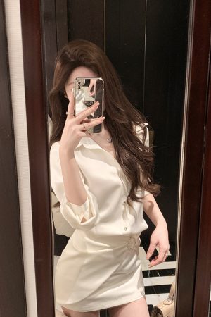 French-Style White Shirt Dress for Women, Waist-Cinching Bodycon Design, Elegant Niche Look for Spring Fashion
