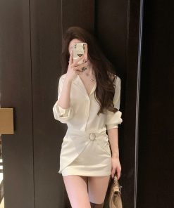 French-Style White Shirt Dress for Women, Waist-Cinching Bodycon Design, Elegant Niche Look for Spring Fashion
