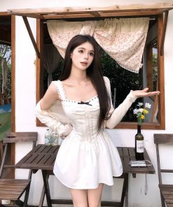 French-Style White Spaghetti Strap Dress for Women with Bow Detail, Fitted Waist, Sweet Temperament, Perfect for Summer