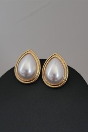 French-Style Women's Pearl Drop Choker Necklace and Stud Earrings Set - Chic Fashion Jewelry for Elegant Outfits
