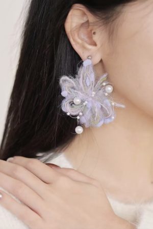 French-Style Wool Flower Pearl Stud Earrings - Sweet High-End Fashion Jewelry for Women, Niche Design with Gentle Temperament