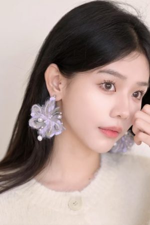 French-Style Wool Flower Pearl Stud Earrings - Sweet High-End Fashion Jewelry for Women, Niche Design with Gentle Temperament