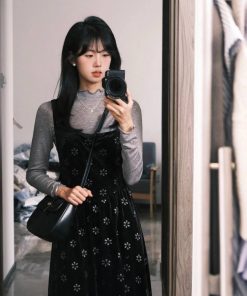 French Vintage Black Velvet Camisole Dress with Waist-Cinching Design and Elegant Floral Long Skirt - Autumn Y2K Style for Women