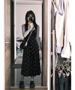 French Vintage Black Velvet Camisole Dress with Waist-Cinching Design and Elegant Floral Long Skirt - Autumn Y2K Style for Women