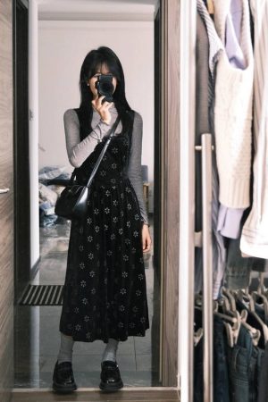French Vintage Black Velvet Camisole Dress with Waist-Cinching Design and Elegant Floral Long Skirt - Autumn Y2K Style for Women