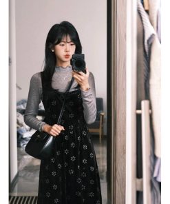 French Vintage Black Velvet Camisole Dress with Waist-Cinching Design and Elegant Floral Long Skirt - Autumn Y2K Style for Women