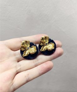 French Vintage Floral Bow Resin Round Button Geometric Earrings for Autumn Winter 2025 - Trendy Y2K Accessories