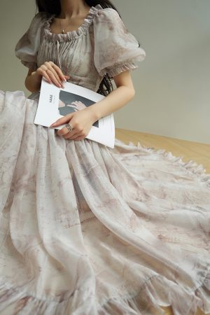 French Vintage Floral Long Dress with Unique Waist-Defining Slimming Cut - Distant Mountains Inspired Style