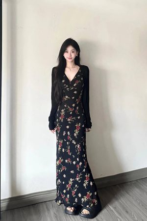 French Vintage Floral Spaghetti Strap Dress for Women - V-Neck, Slim-Fit, Waist-Cinching, Elegant Long Summer Dress for Vacation