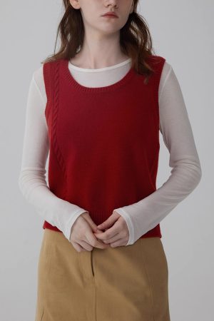 French Vintage Gray U-Neck Knitted Vest for Women - Layered Sleeveless Sweater Cardigan for Spring and Autumn 2025
