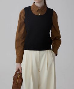 French Vintage Gray U-Neck Knitted Vest for Women - Layered Sleeveless Sweater Cardigan for Spring and Autumn 2025