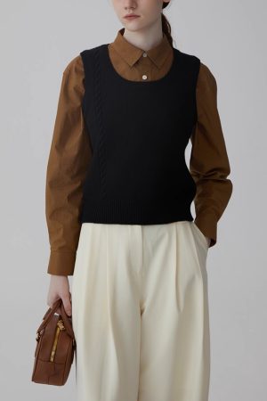 French Vintage Gray U-Neck Knitted Vest for Women - Layered Sleeveless Sweater Cardigan for Spring and Autumn 2025