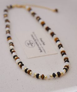 French Vintage Minimalist Natural Stone Short Necklace, Unique High-End Design, Hong Kong Clavicle Chain, Trendy Fashion Accessory