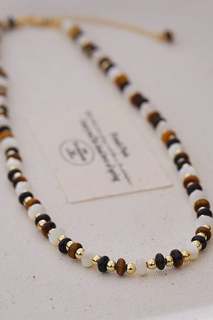 French Vintage Minimalist Natural Stone Short Necklace, Unique High-End Design, Hong Kong Clavicle Chain, Trendy Fashion Accessory