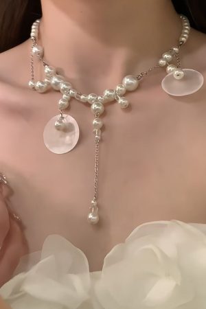 French Vintage Shell Pearl Tassel Necklace - Light Luxury Clavicle Chain for Seaside Vacation, Niche Temperament Jewelry