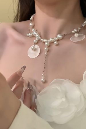 French Vintage Shell Pearl Tassel Necklace - Light Luxury Clavicle Chain for Seaside Vacation, Niche Temperament Jewelry