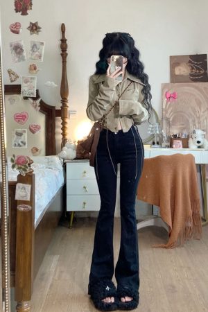 French Vintage Slim Fit Sexy Girl Shirt for Women, Stylish Short Top, Chic Spring Fashion