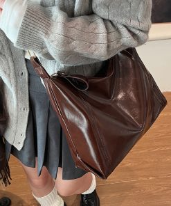 French Vintage Tote Bag for Women - 2025 High-End Oil Wax Leather Shoulder Crossbody Commuting Bag for Spring and Summer